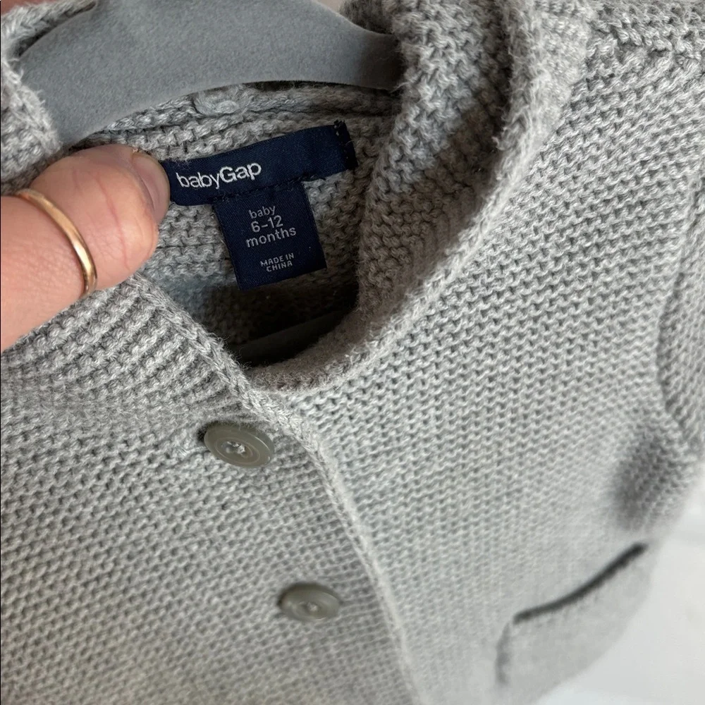 Baby GAP 6-12m Gray Knit Bear Hooded Sweater